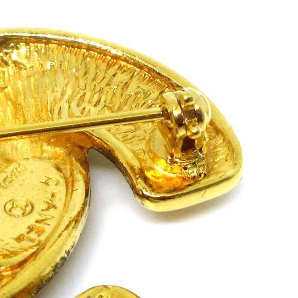 Auth CHANEL CC Logos Quilted Brooch Pin Corsage Gold-Tone Accessories - Picture 2 of 4